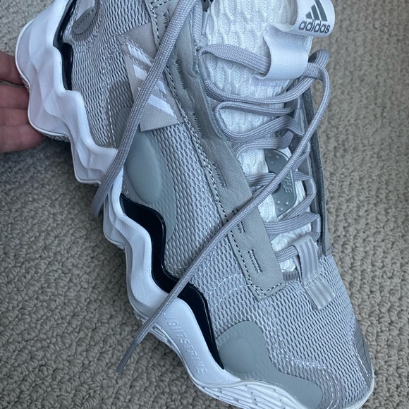 ADIDAS EXHIBIT B BASKETBALL SHOES - Picture 5 of 6